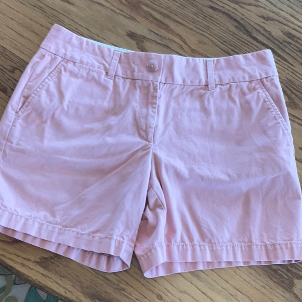 Loft size 6 shorts. 6 inch inseam, light salmon color